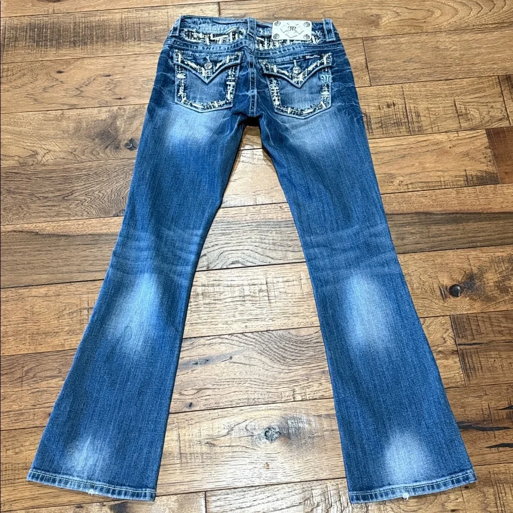 Mid Rise Boot Cut Jeans Flap Back Pockets Embroidered Studded Miss Me Women's 27